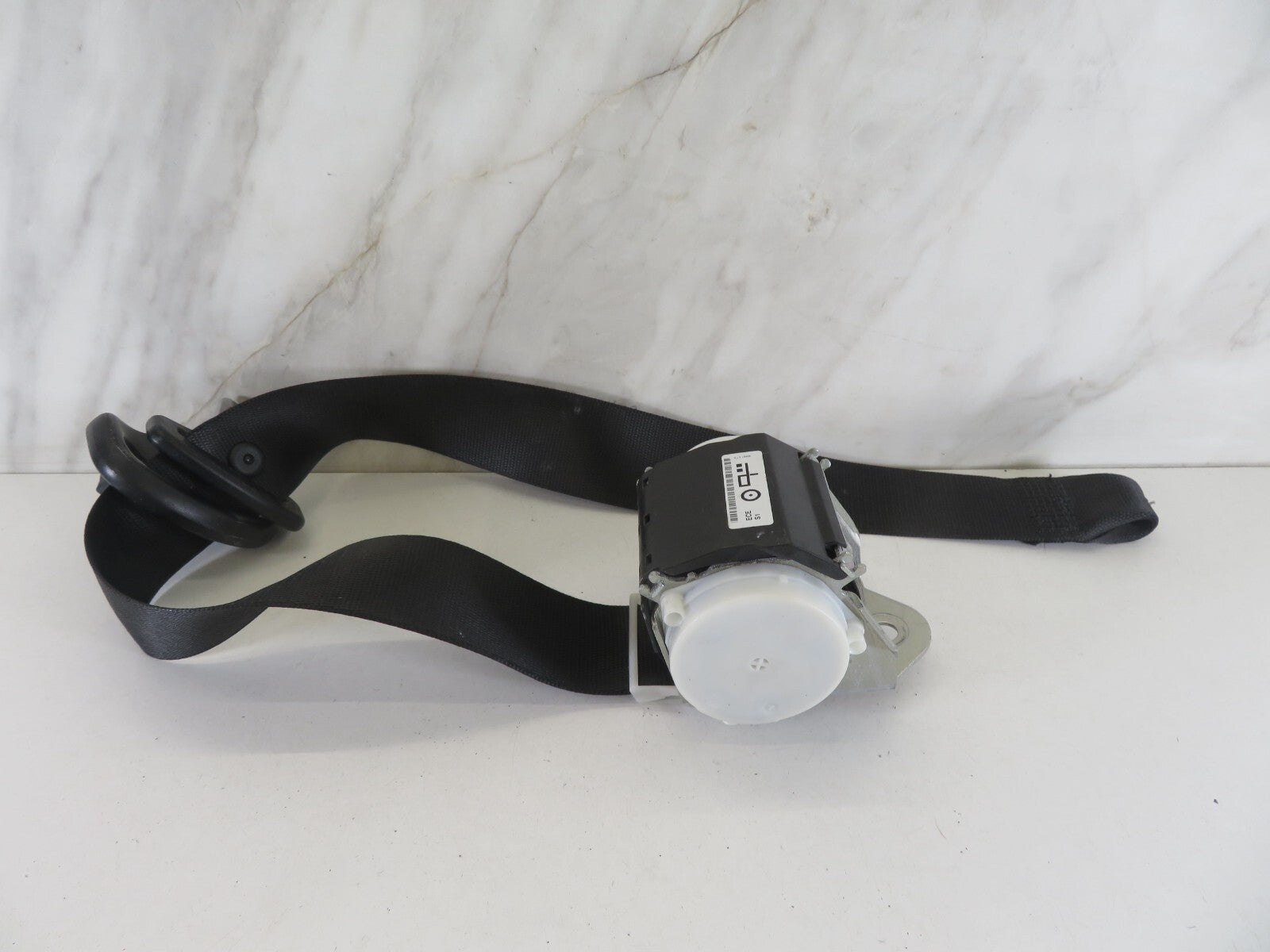 BMW 1 SERIES E88 NS PASSENGER FRONT SEAT BELT 34024008 2007-2013 A1119-5