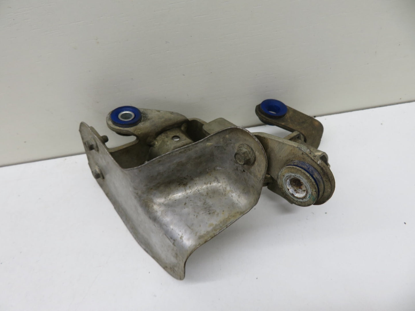 FORD FIESTA MK7 ST180 GEAR SELECTOR CABLE BRACKET HOLDER 2013-2017 1546-10