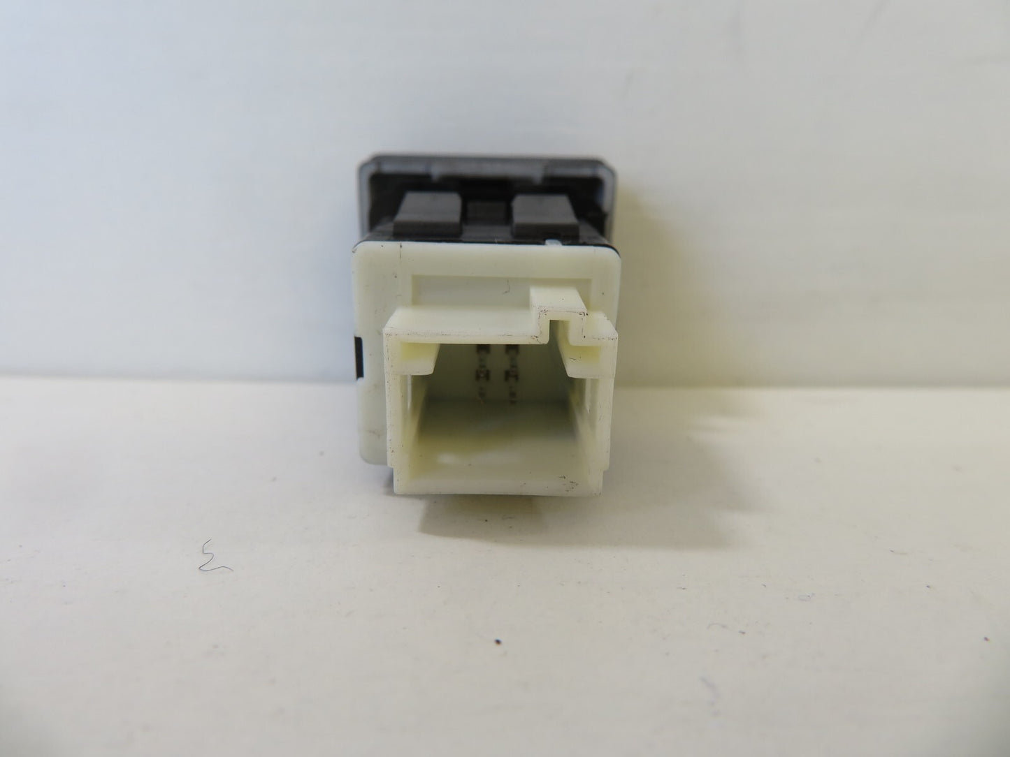 PEUGEOT 308 CHILD LOCK SWITCH 96593246XT 2007-2013 1349-25