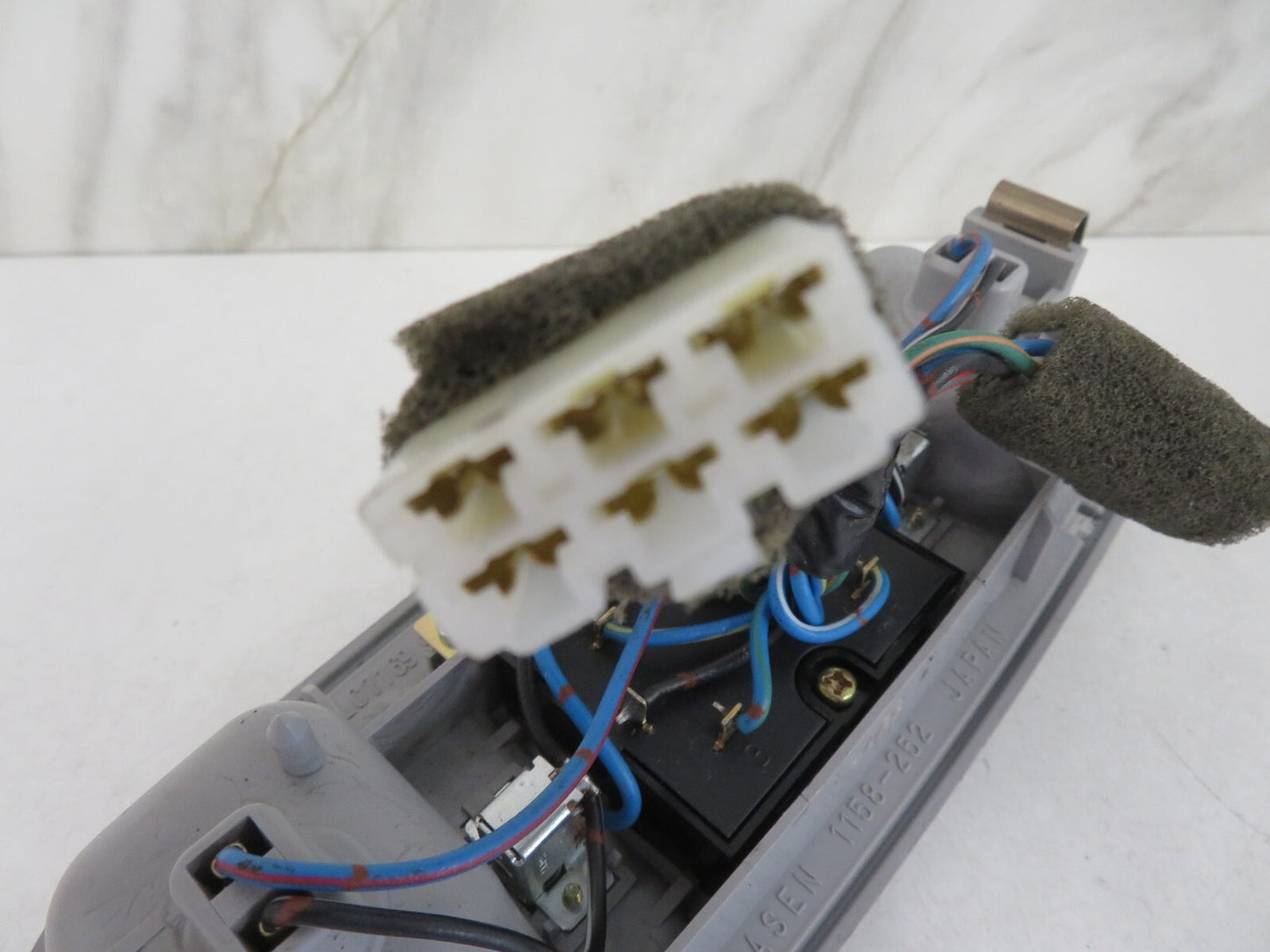 MAZDA MPV INTERIOR ROOF LIGHT LC7169970 2000-2005 A1222-11