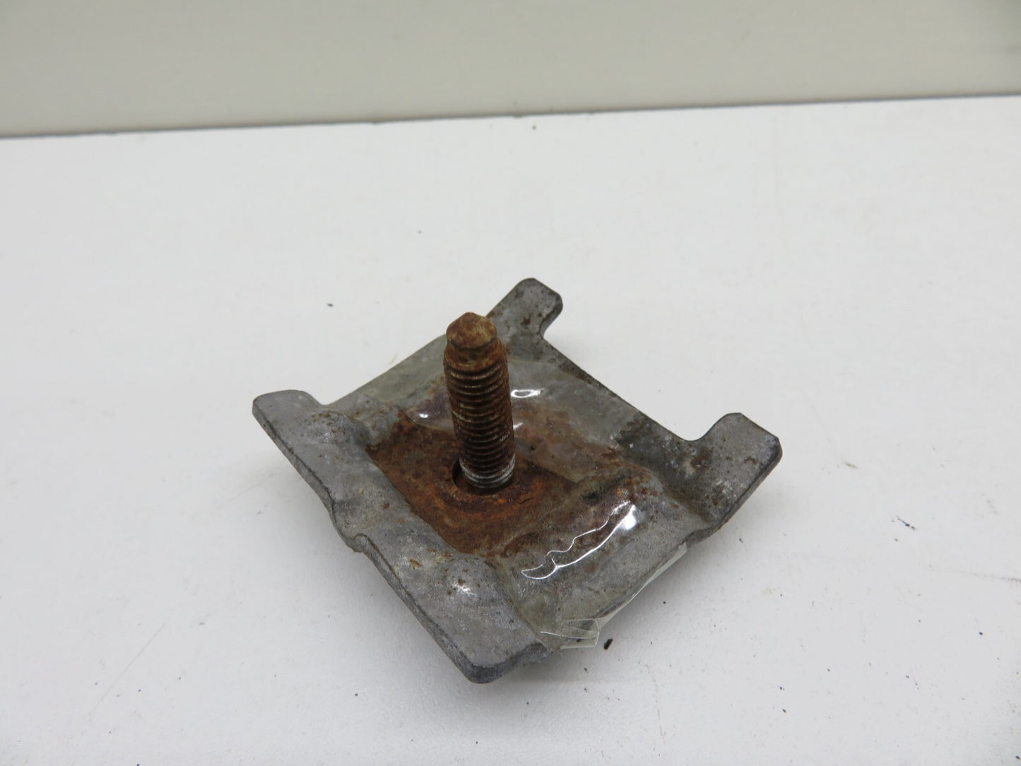 VOLKSWAGEN VW EOS BATTERY CLAMP 2006-2010 1721-9