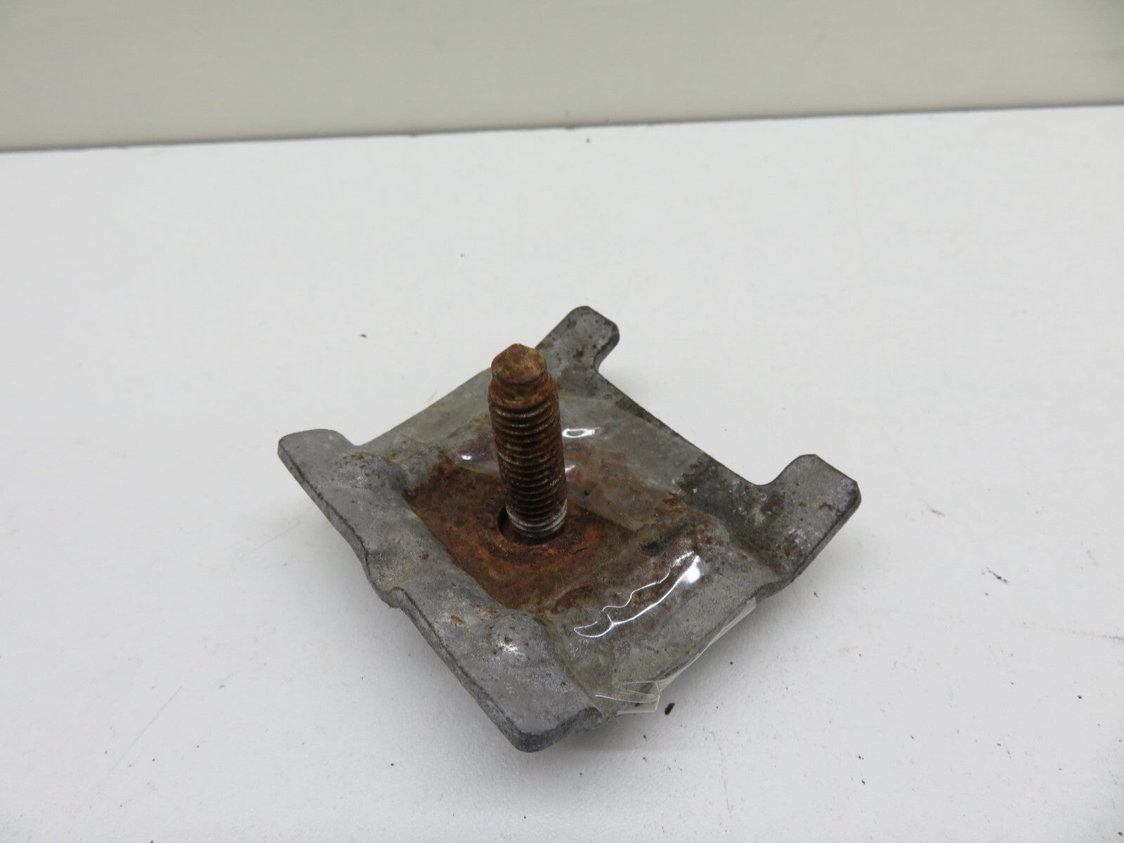 VOLKSWAGEN VW EOS BATTERY CLAMP 2006-2010 1721-9