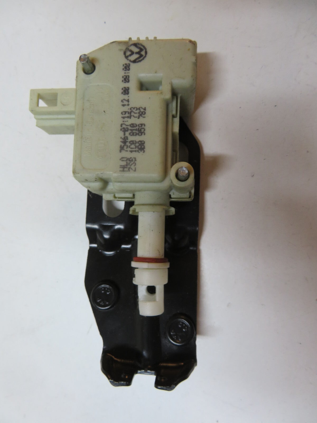 AUDI TT MK1 FUEL FLAP ACTUATOR 1c0810773 1998-2004 B6-1