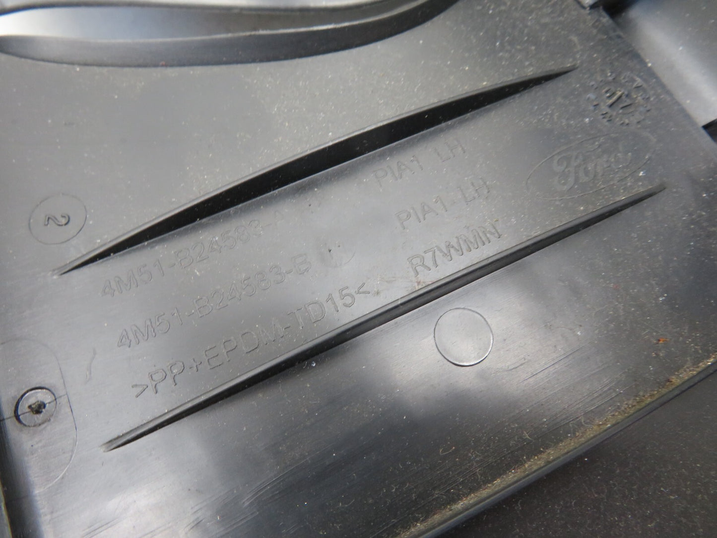 FORD FOCUS ST 225 NS PASSENGER B PILLAR TRIM 4M51-B24583-A 2006-2010 1232-5