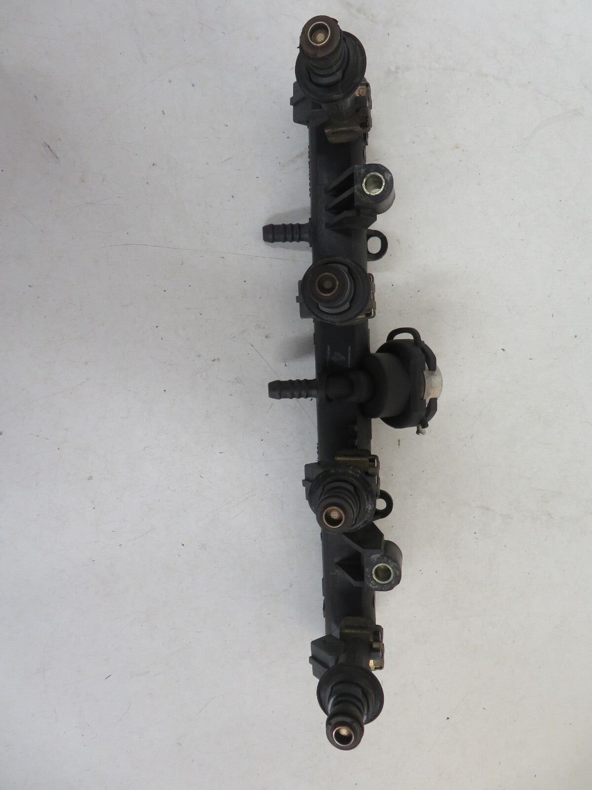VOLKSWAGEN VW POLO 6N2 FUEL RAIL INJECTORS 030133319AA VAGMIX1512-8