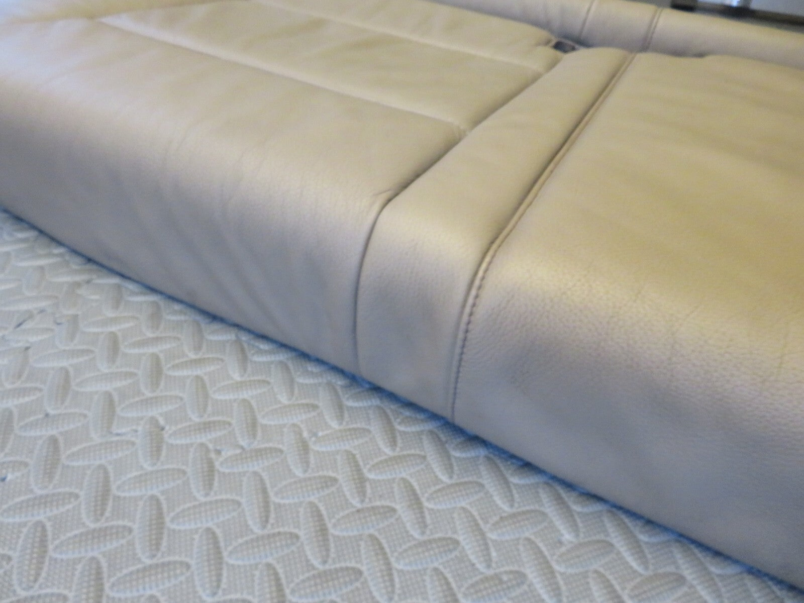 BMW X5 E53 REAR LEATHER SEAT BASE BEIGE CREAM 2000-2006