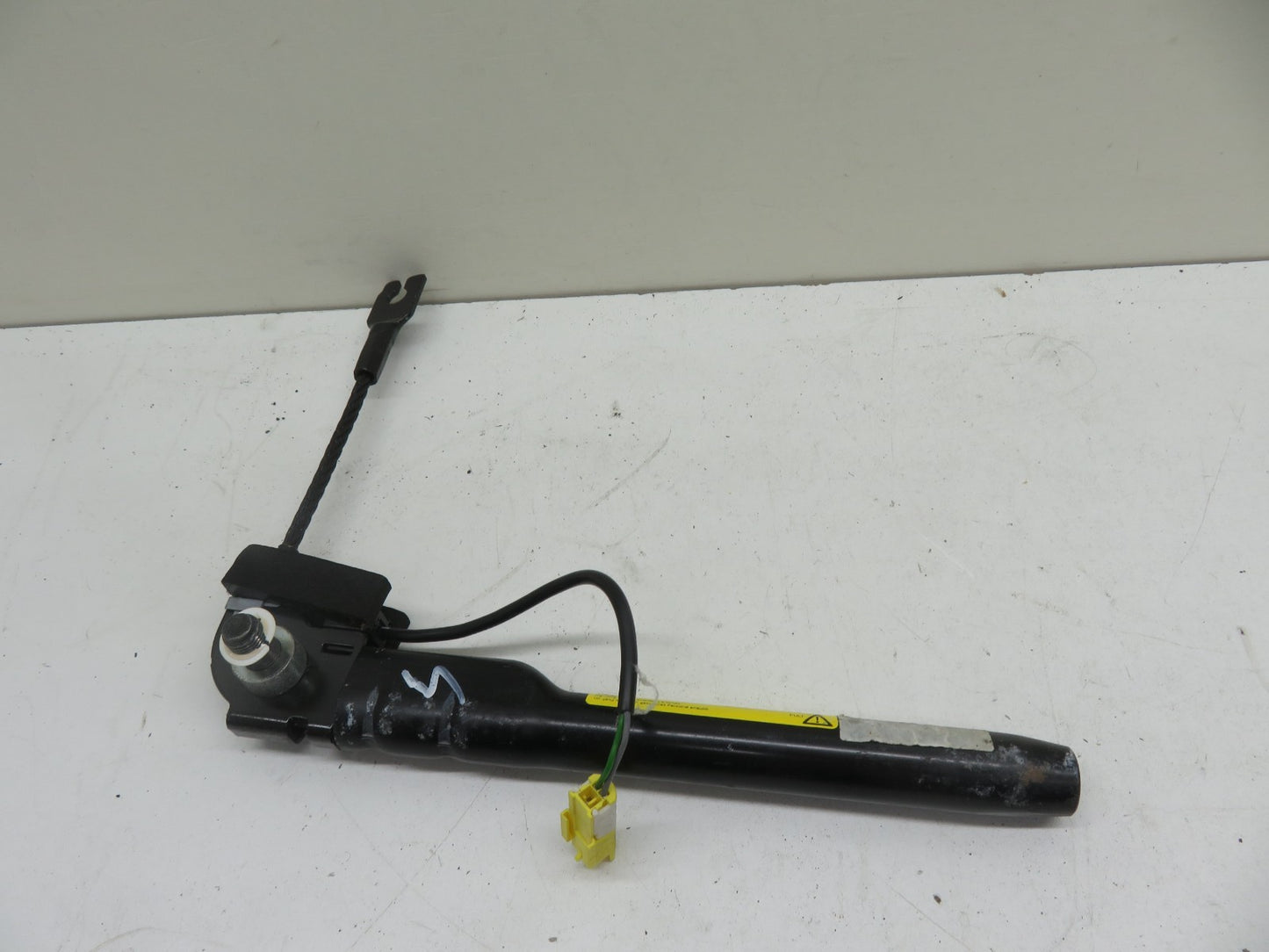 FIAT 500 OS DRIVER SEAT BELT TENSIONER 07354528100 2007-2012 1854-5