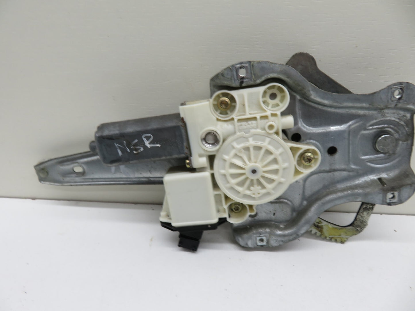 TOYOTA COROLLA NSR REAR WINDOW REGULATOR 2002-2007 1412-7