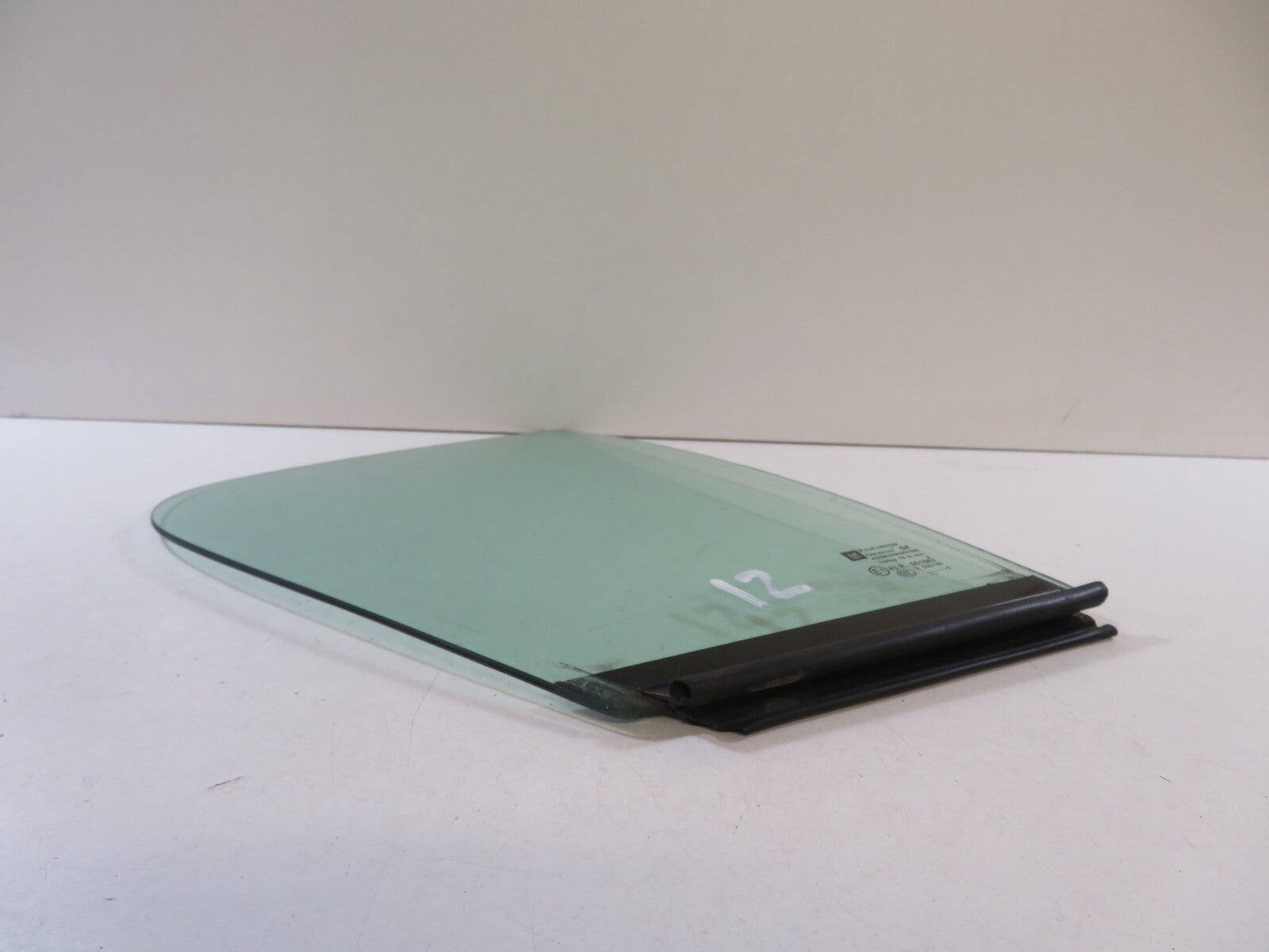 VAUXHALL ASTRA MK5 HATCHBACK OSR RIGHT REAR QUARTER GLASS 2004-2010 misc1659-12