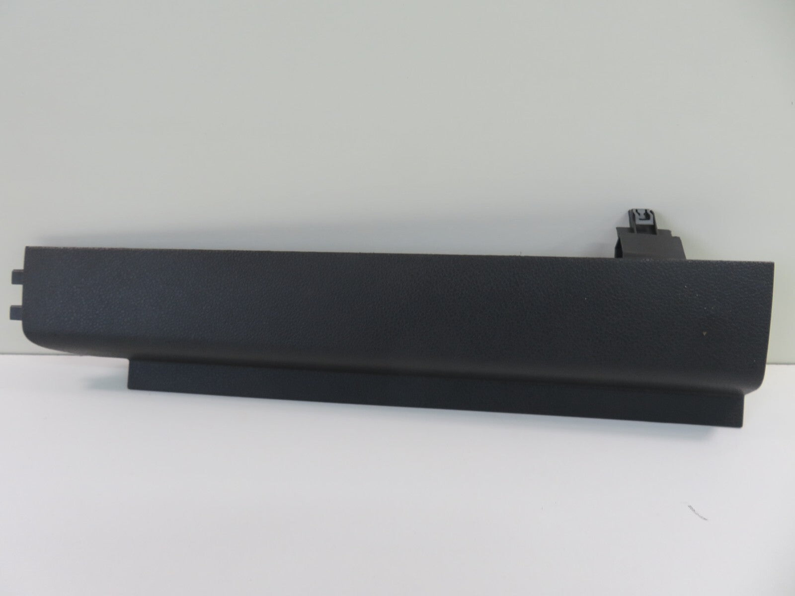 FORD C-MAX NSF LOWER DASH TRIM 2006-2010 1551-8