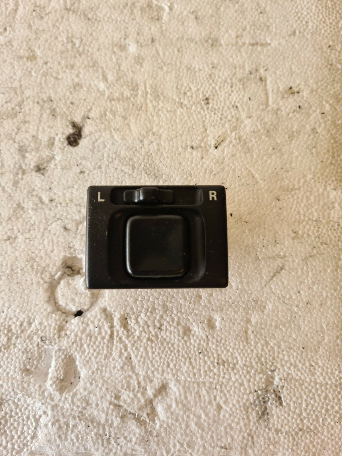 SUZUKI IGNIS MIRROR CONTROL SWITCH 3DR 2000-2004