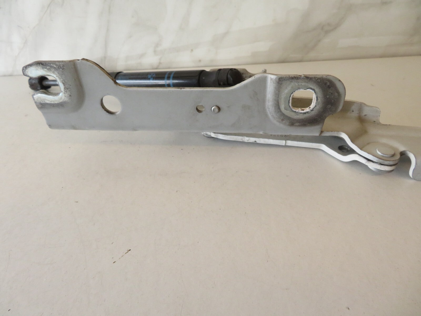 BMW 1 SERIES F20 BONNET HINGES IN WHITE 2012-2018 AMS1310