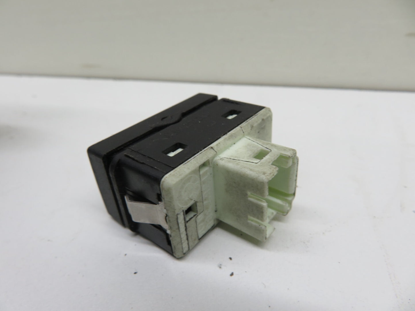 BMW E36 3 SERIES REAR WINDOW SWITCH 1991-1998 17**-10