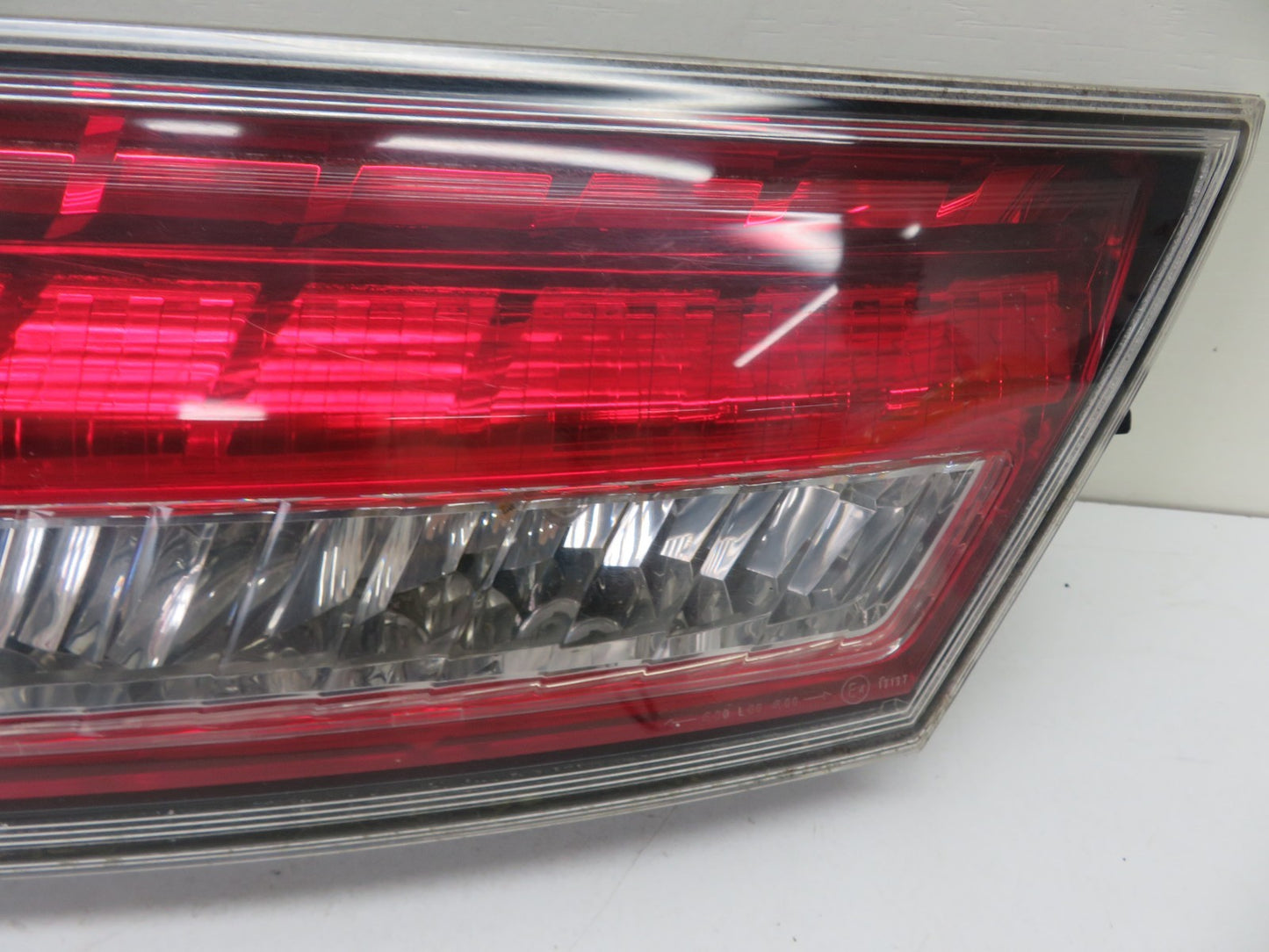 HONDA CIVIC MK8 REAR CENTER TAIL LIGHT HANDLE 2006-2011