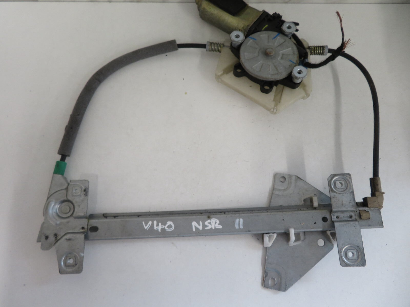 VOLVO V40 NSR PASSENGER REAR WINDOW REGULATOR 1995-2004 AMS-11