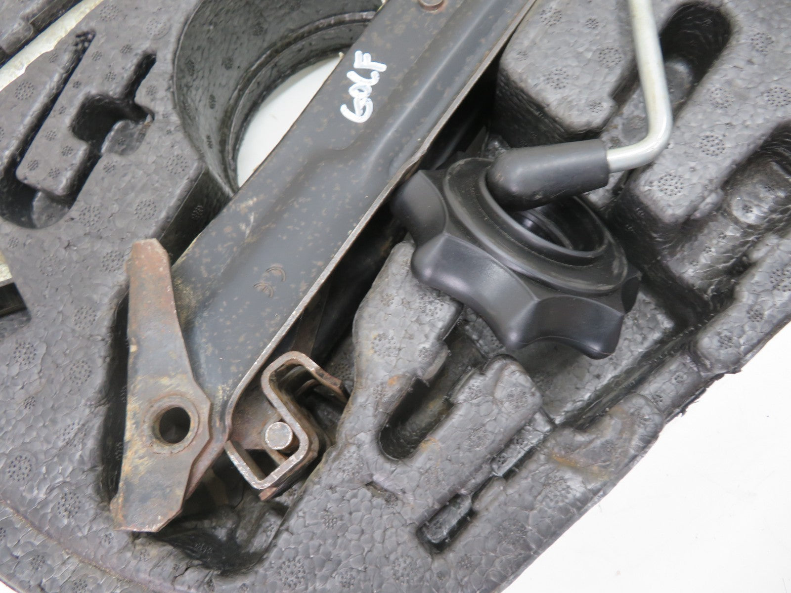 VOLKSWAGEN VW GOLF MK6 CAR JACK WITH BOOT FOAM 2009-2013