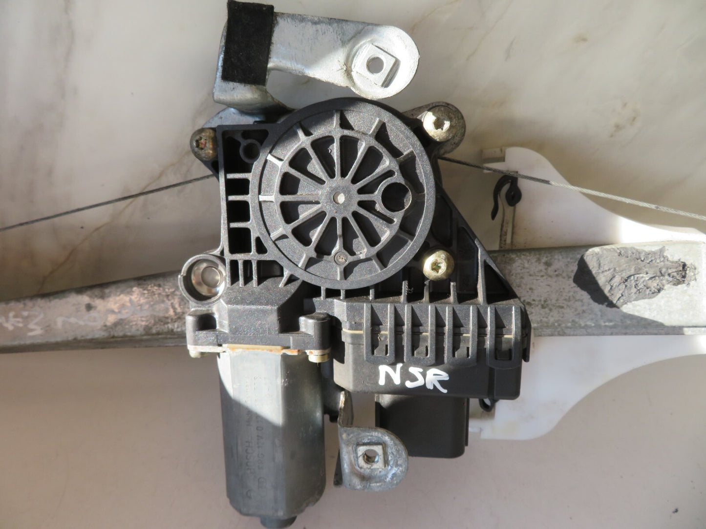 FORD MONDEO MK3 NSR WINDOW REGULATOR WITH MOTOR 2003-2007 MW11