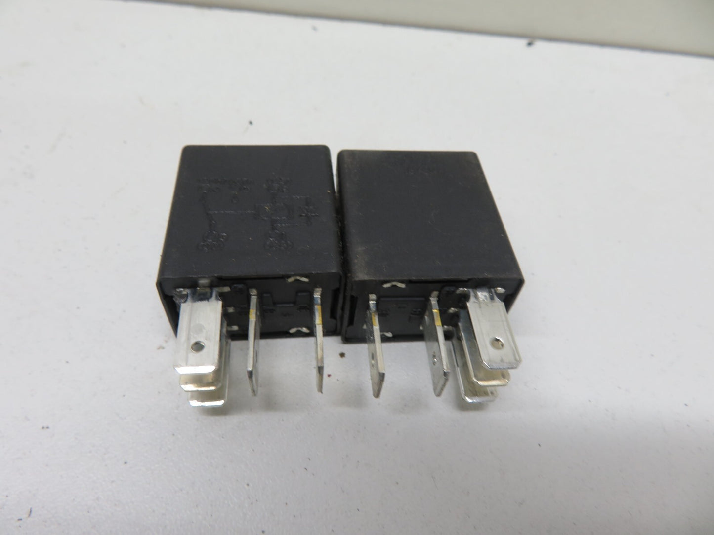 CITROEN BERLINGO MK2 MULTI PIN 232303 RELAY X2  2008-2018 1700-18