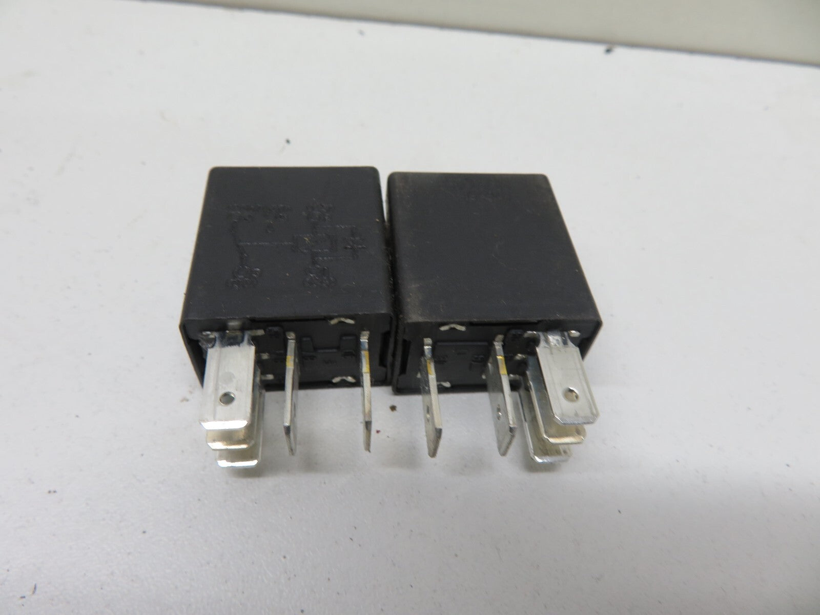 CITROEN BERLINGO MK2 MULTI PIN 232303 RELAY X2  2008-2018 1700-18