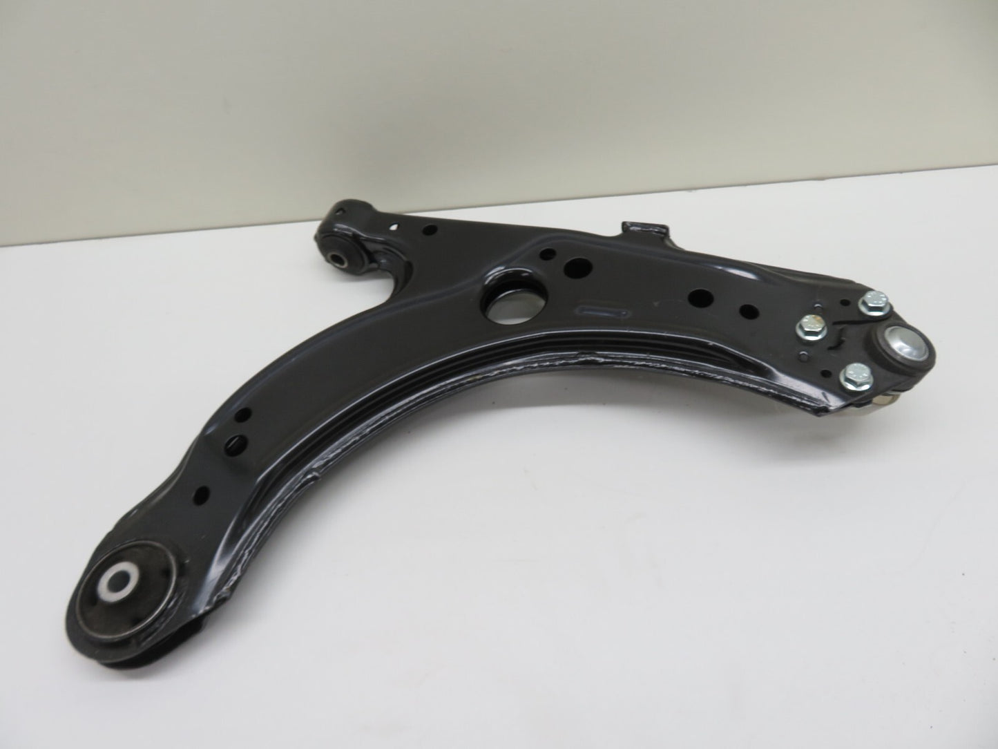 NS PASSENGER LEFT FRONT LOWER WISHBONE ARM FOR VW GOLF MK4 1998-2003