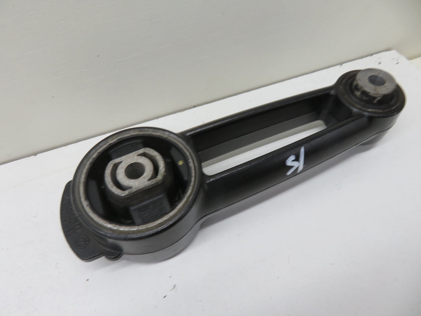 PORSCHE CAYENNE 955 UPPER ENGINE SUPPORT MOUNT 2003-2006 1718-15