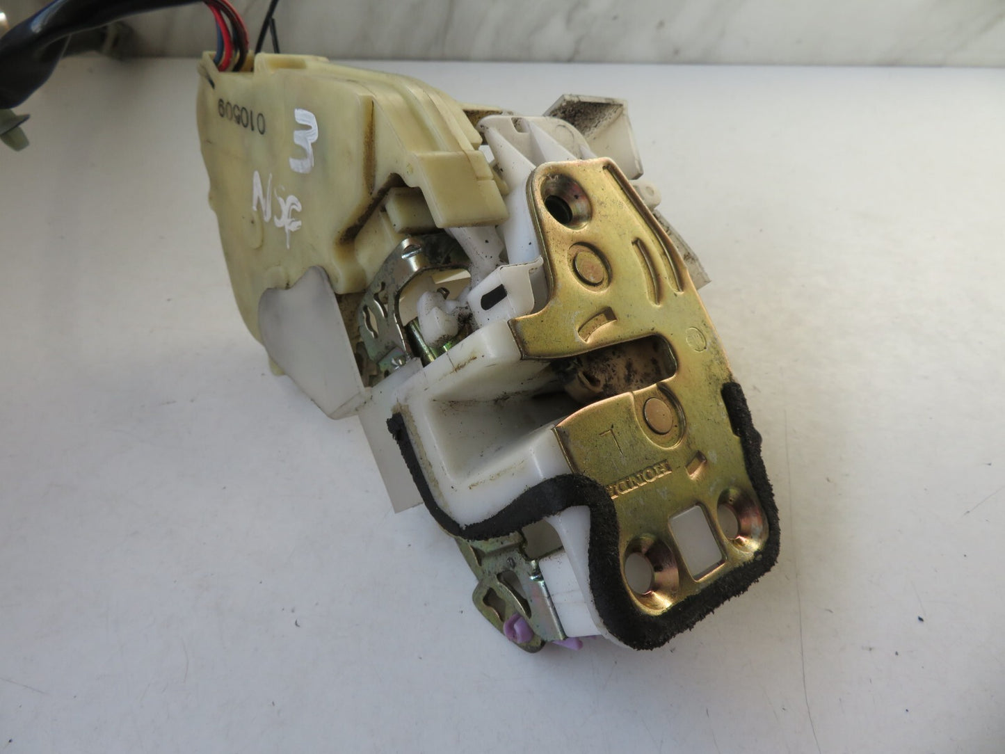 HONDA STREAM NSF DOOR LOCK CATCH 2000-2006 A1431-3