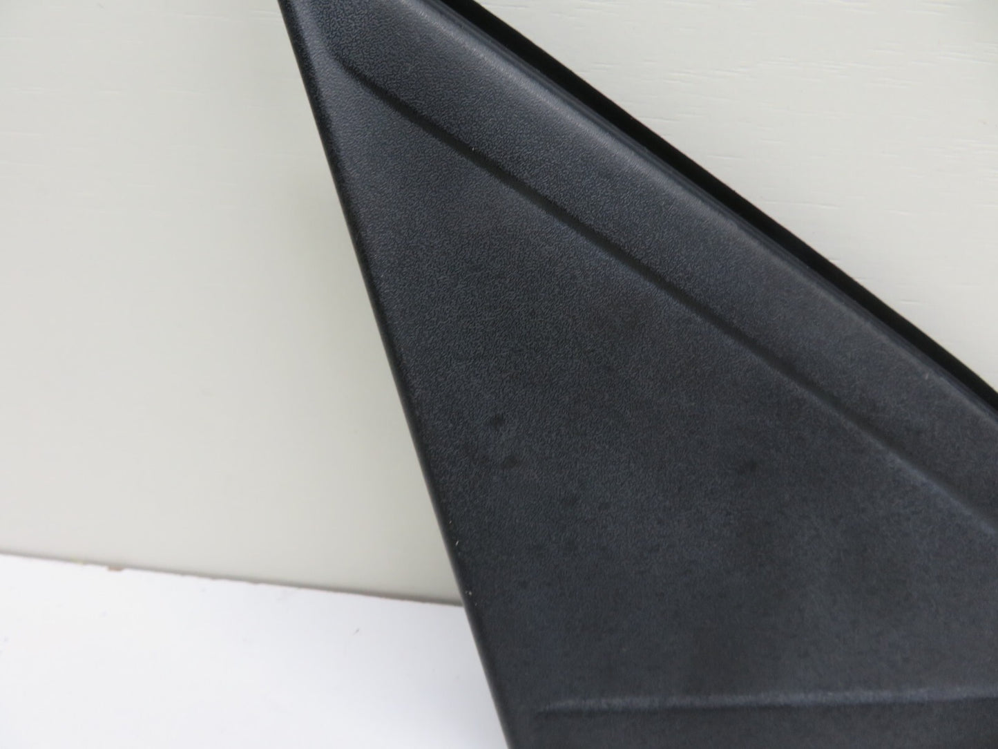 FORD FOCUS MK2 ST225 OS DRIVER FRONT QUARTER TRIM 2006-2010 1654-3