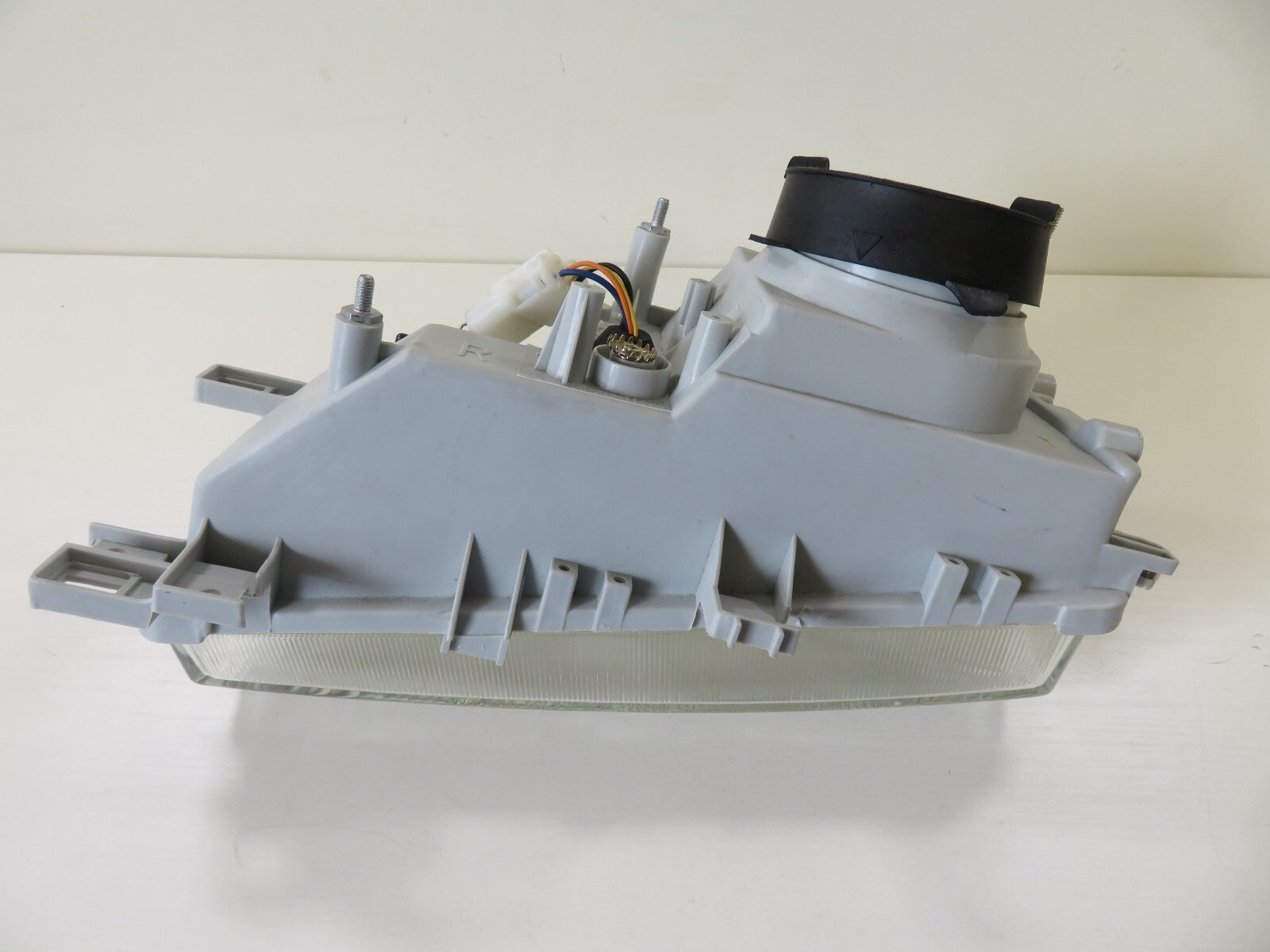 OS DRIVER RH DEPO HEADLIGHT FOR NISSAN PRIMERA 1996-1999 (SEE PHOTOS) 303R