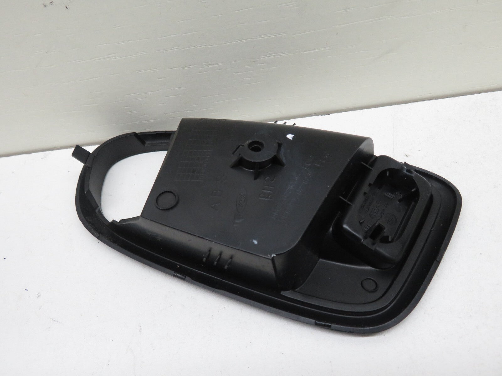 FORD SMAX OSR RIGHT REAR HANDLE SURROUND TRIM 2006-2014 1847-13
