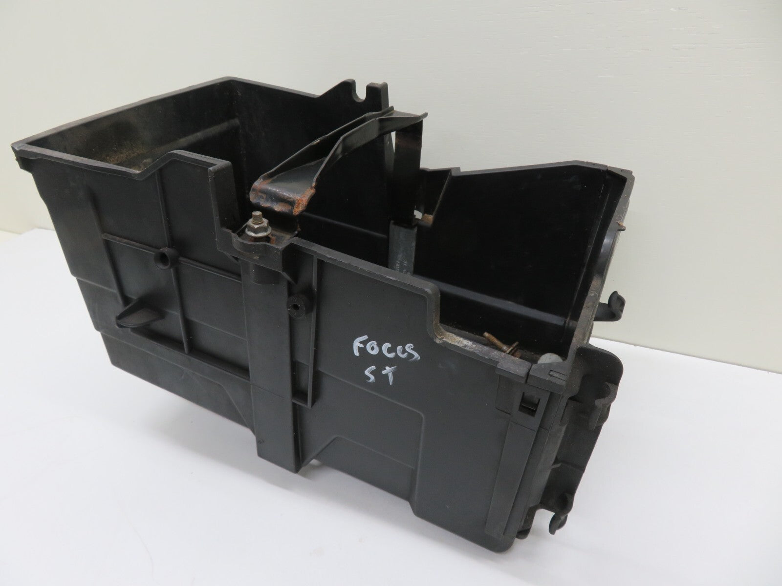FORD FOCUS ST225 BATTERY BOX CLAMP AM51-10723-BC 2005-2010