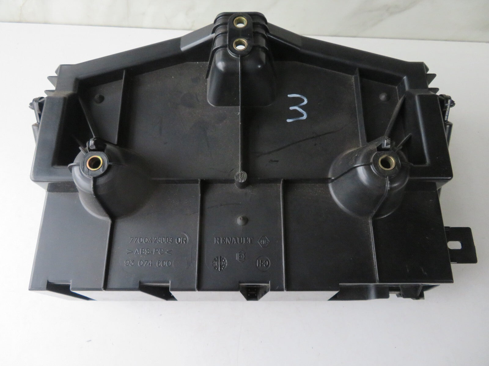 RENAULT MEGANE MK1 CD CHANGER 8200002656A 1999-2002 A1117-4