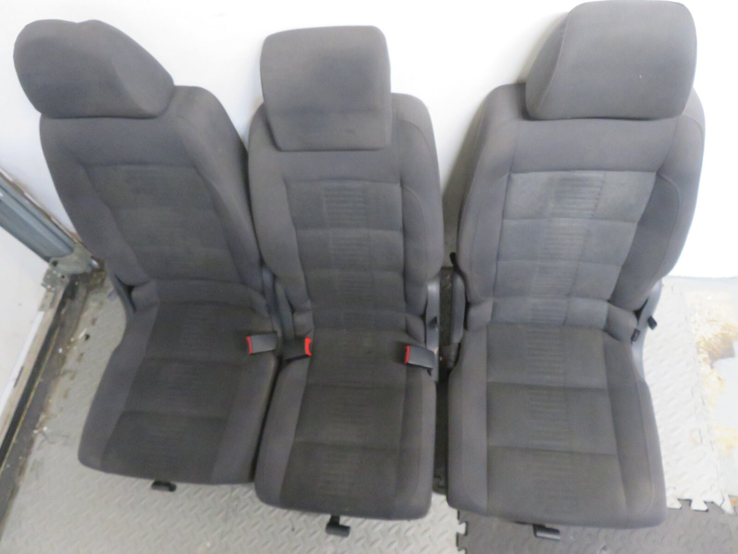 VOLKSWAGEN VW TOURAN MIDDLE ROW CLOTH SEATS CADDY 2K (SEE PHOTOS) 2003-2009