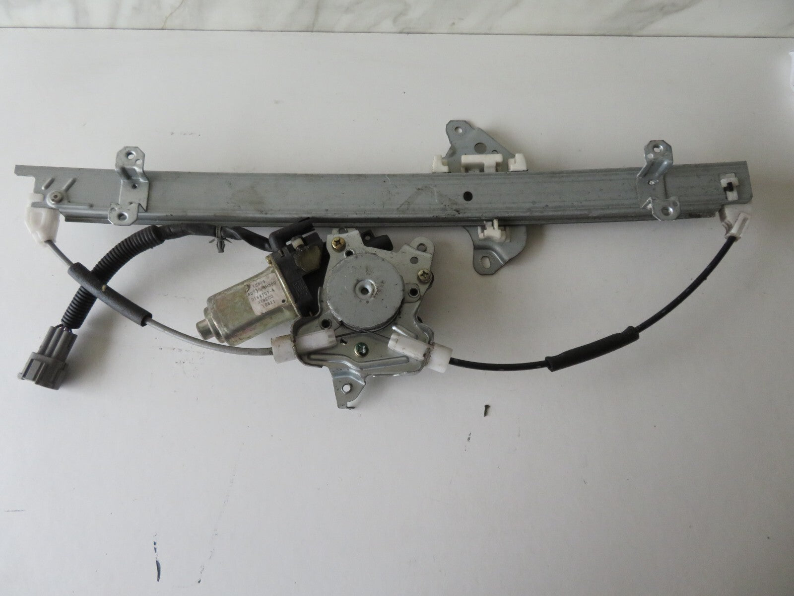 NISSAN X-TRAIL OSF WINDOW REGULATOR 807308H300 01-07 AMS1356