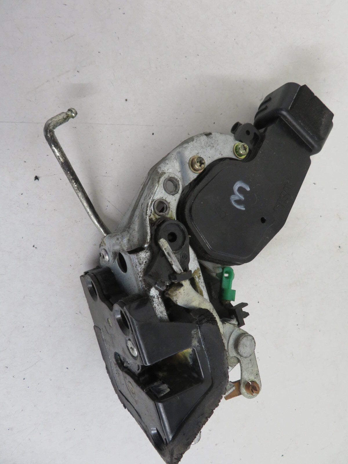 SUZUKI GRAND VITARA 5DR OSR DRIVER REAR DOOR LOCK CATCH 1998-2005 1447-3