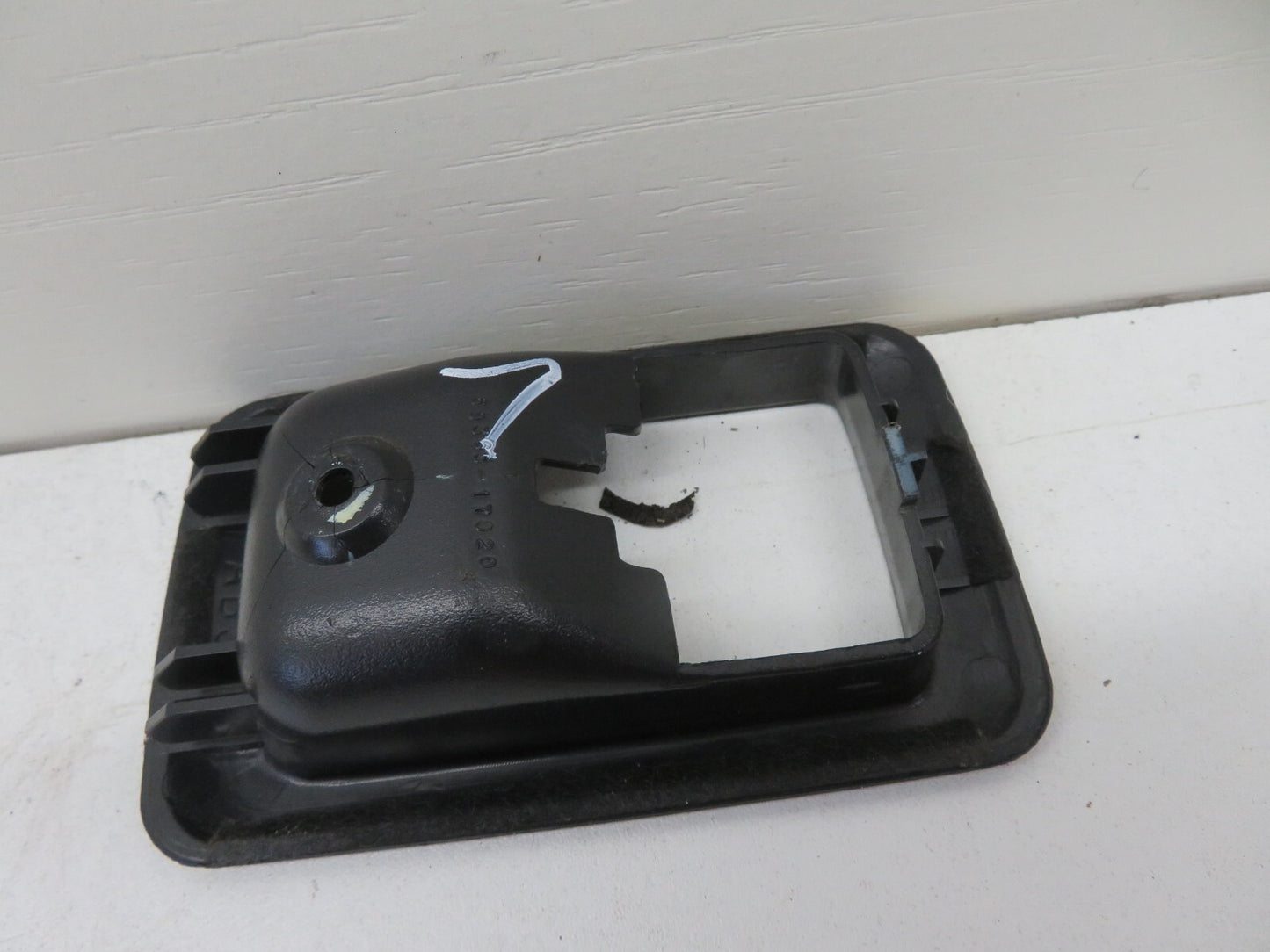 TOYOTA MR2 MK2 SW20 ENGINE LID LEVER SURROUND TRIM 1990-1999 1000-7