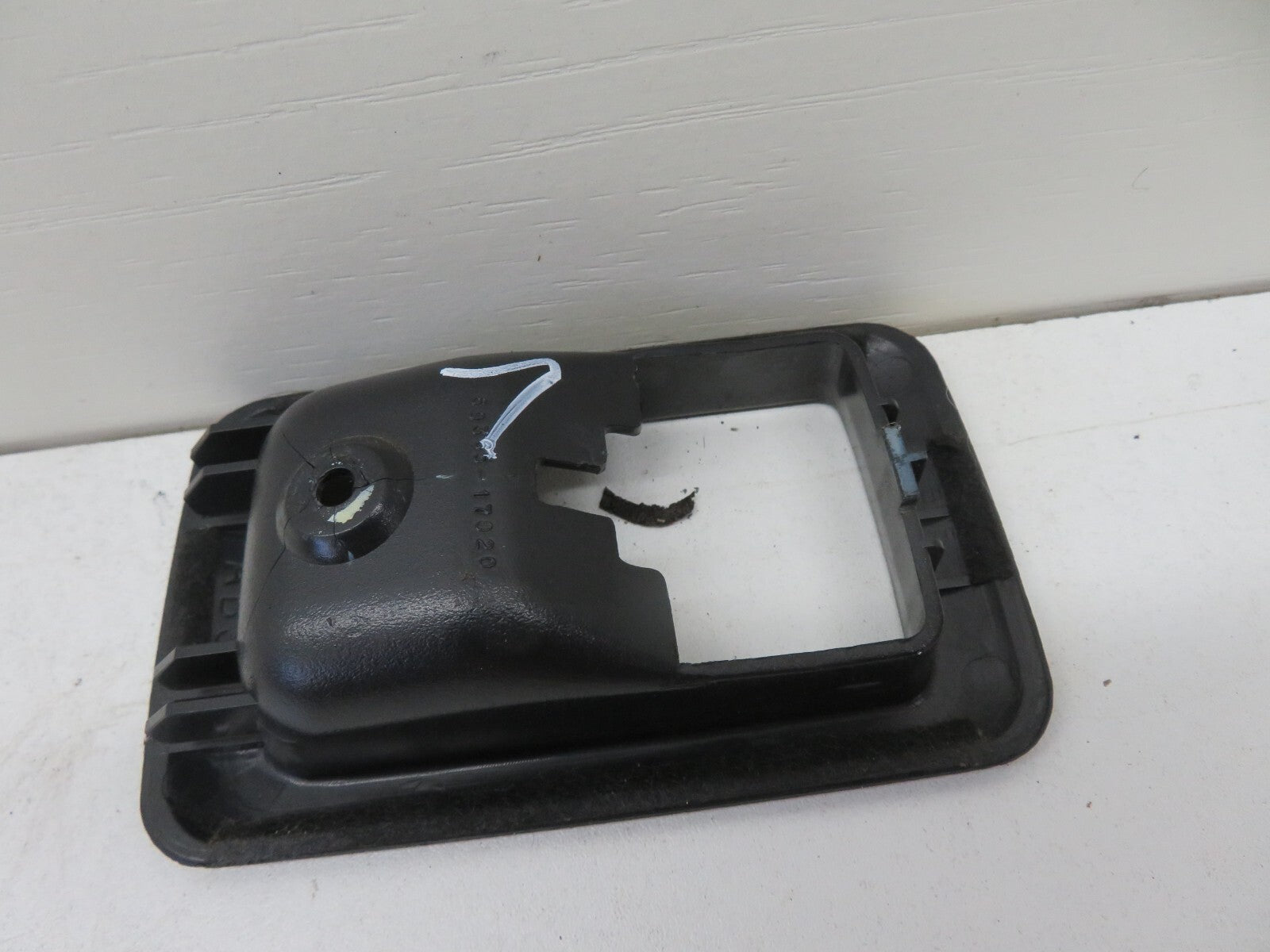 TOYOTA MR2 MK2 SW20 ENGINE LID LEVER SURROUND TRIM 1990-1999 1000-7