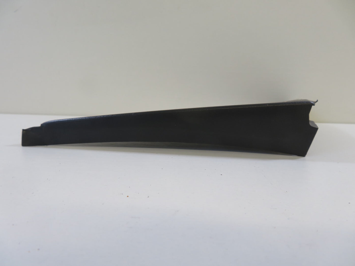 FORD FOCUS MK2 OS DRIVER FRONT QUARTER TRIM 4M51-A16003-A 2004-2011 1744-12
