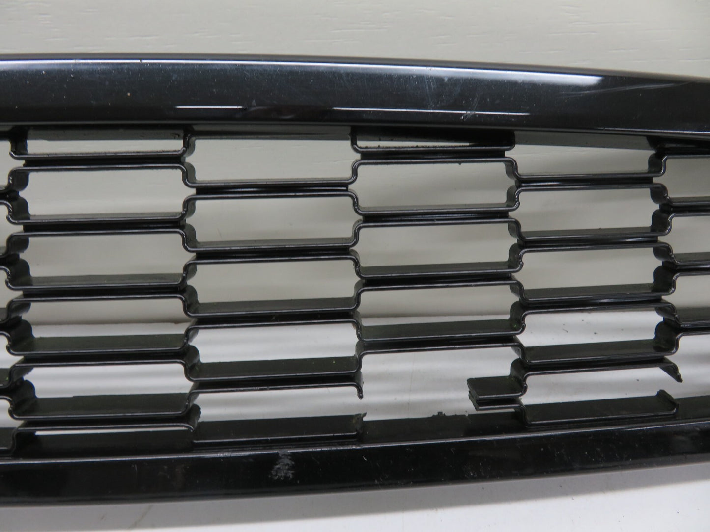 MINI COOPER S R53 AERO LOWER FRONT GRILLE JCW (DAMAGE SEE PHOTOS) 2001-2006