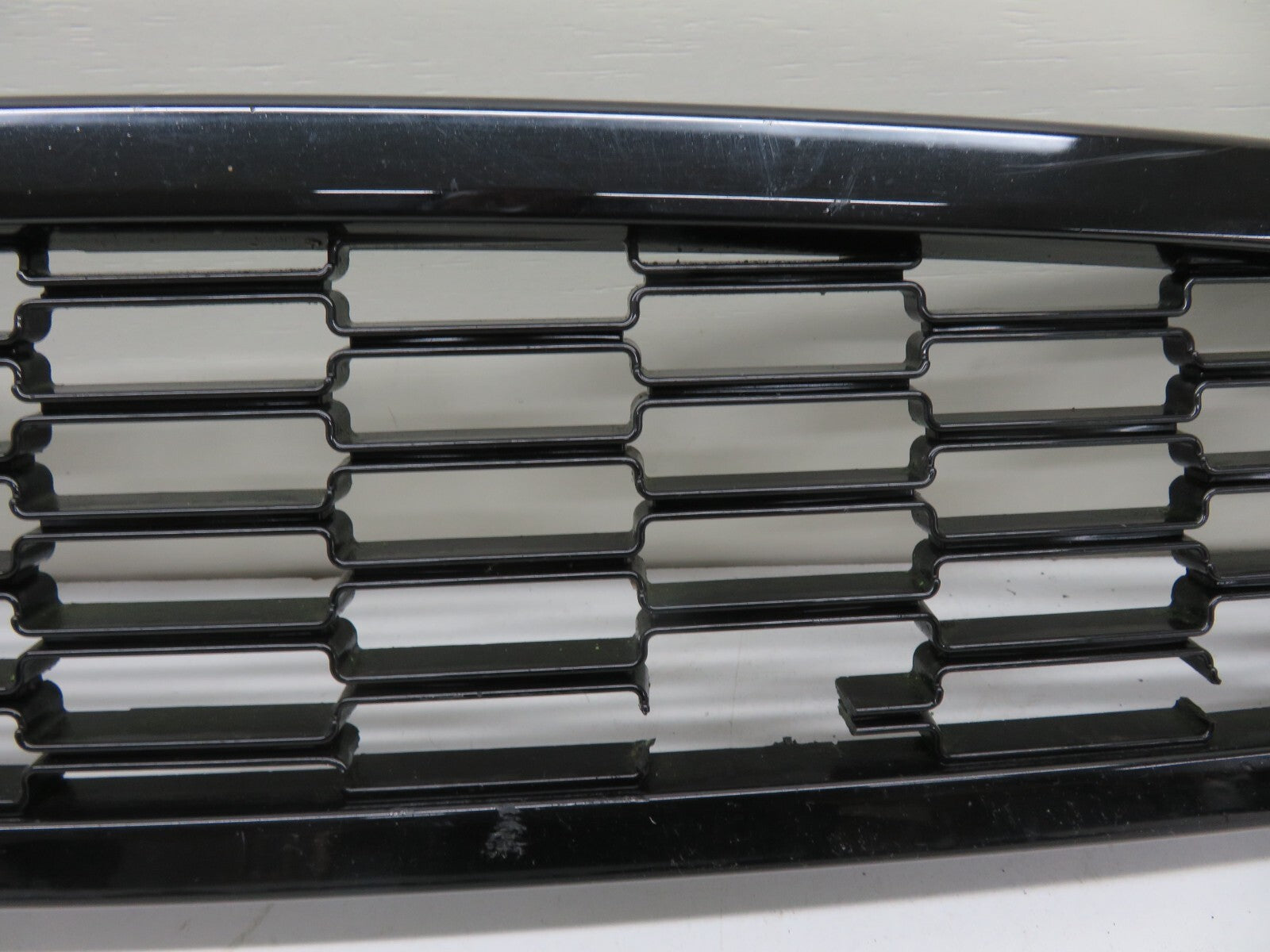 MINI COOPER S R53 AERO LOWER FRONT GRILLE JCW (DAMAGE SEE PHOTOS) 2001-2006