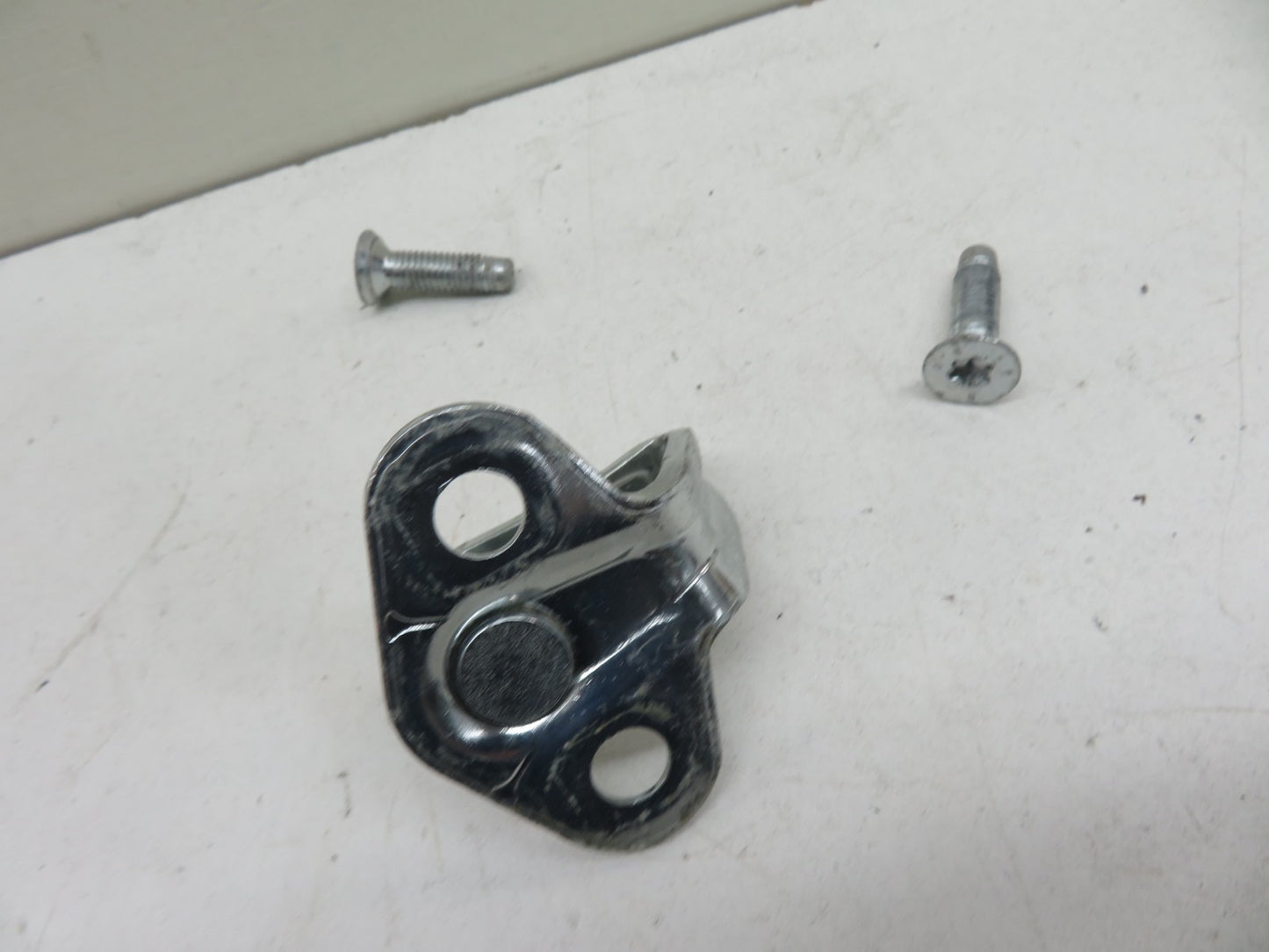 VAUXHALL MOKKA OSF FRONT DRIVER DOOR CATCH 2012-2016 1600-