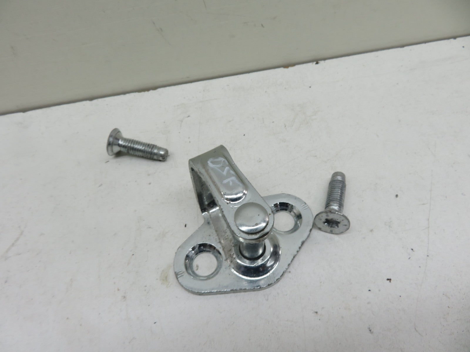 VAUXHALL MOKKA OSF FRONT DRIVER DOOR CATCH 2012-2016 1600-