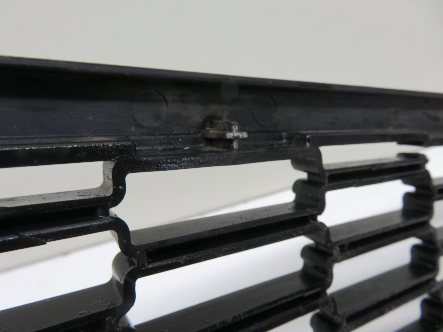 MINI COOPER S R53 AERO LOWER FRONT GRILLE JCW (DAMAGE SEE PHOTOS) 2001-2006