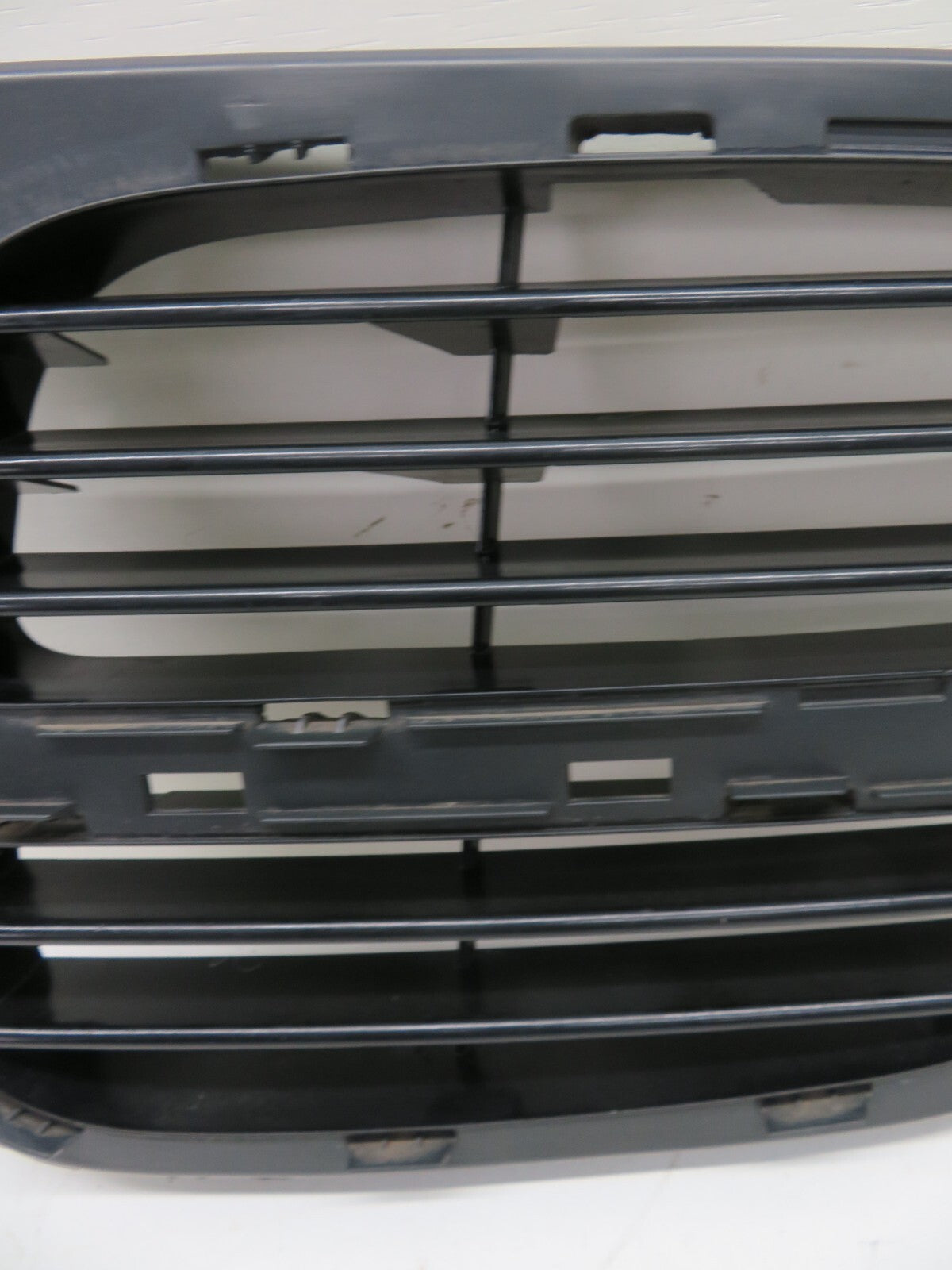 PORSCHE CAYENNE 955 NS PASSENGER FRONT GRILL 7L5807681 2003-2007 1718-2