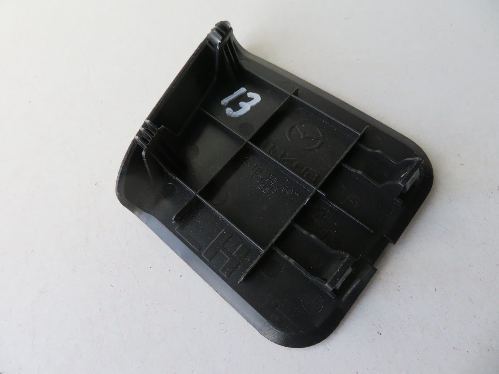 MAZDA 6 REAR LIGHT ACCESS COVER TRIM GS1M-68967 2008-2012 AMS1110-13