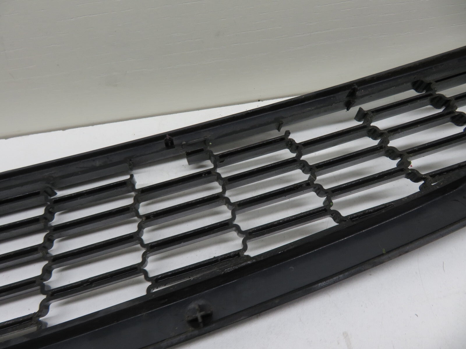 MINI COOPER S R53 AERO LOWER FRONT GRILLE JCW (DAMAGE SEE PHOTOS) 2001-2006