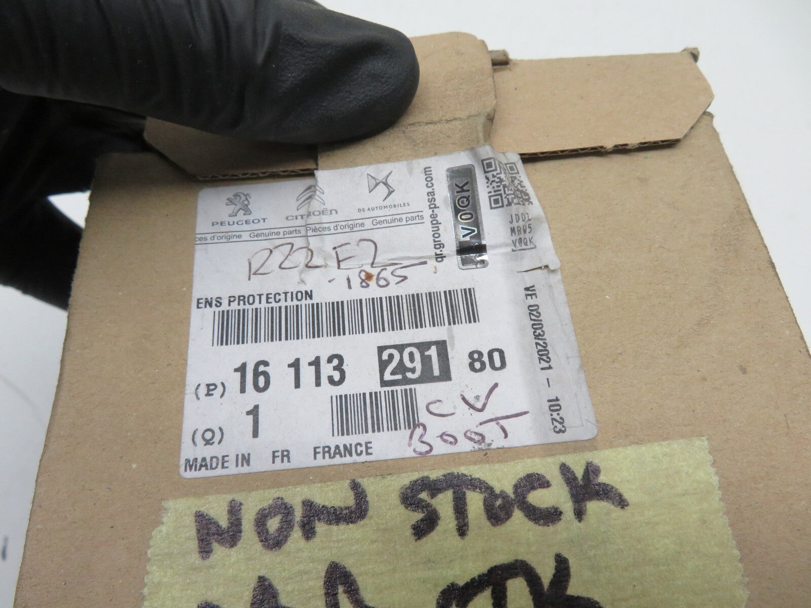 PSA PEUGEOT 2008 CV BOOT GENUINE 1611329180