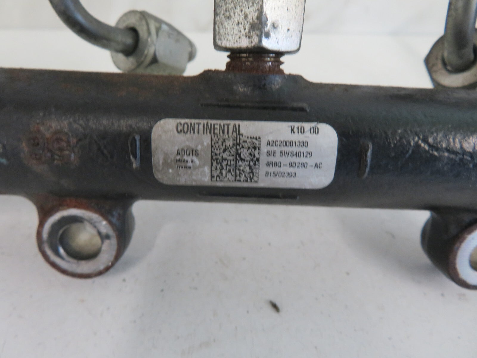 JAGUAR XF X250 FUEL INJECTOR RAIL 4R8Q-90280-AC 2008-2016 1241-10