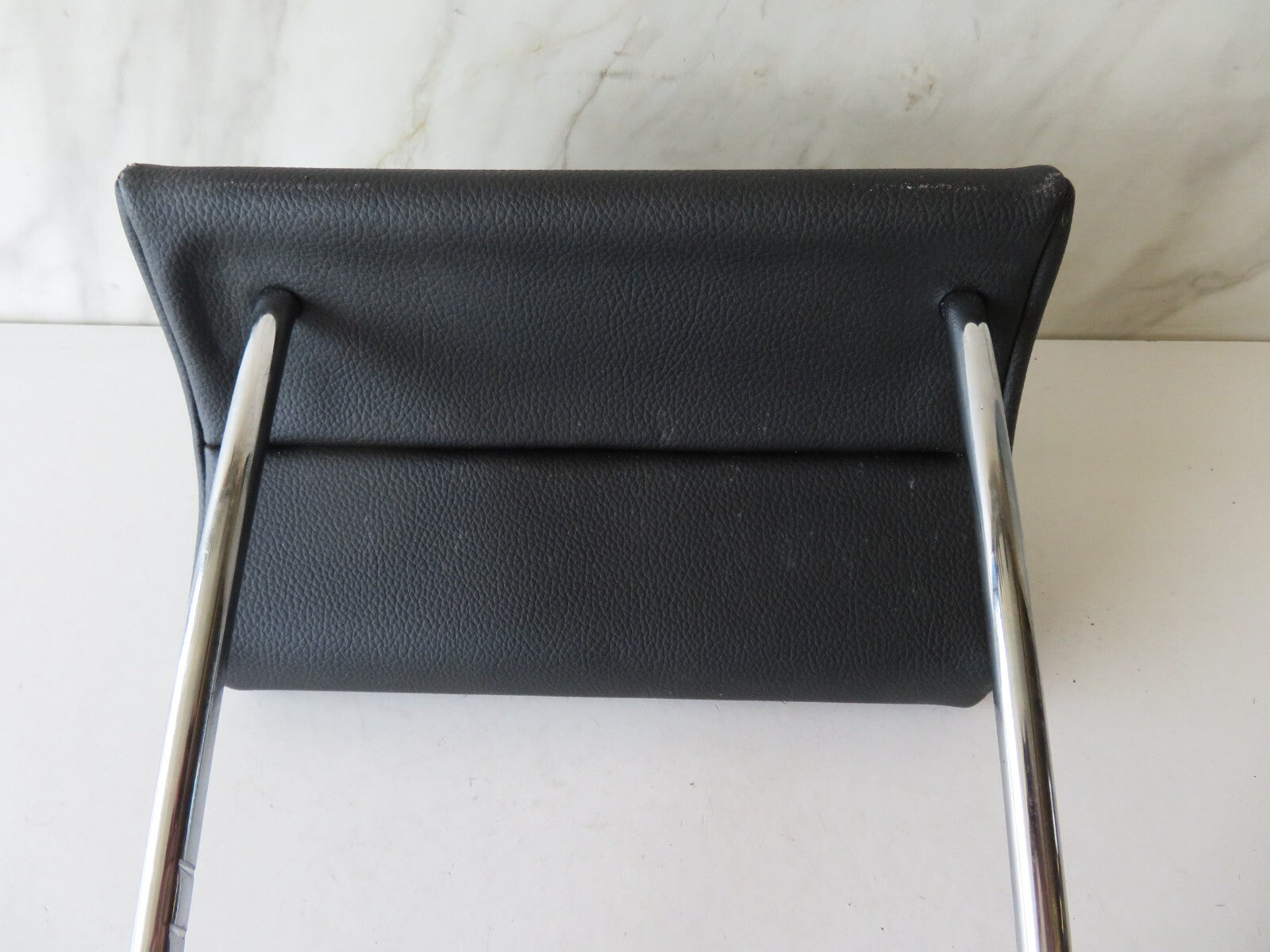 MERCEDES BENZ B CLASS W169 REAR MIDDLE LEATHER HEAD REST 2006-2010 AMS1211