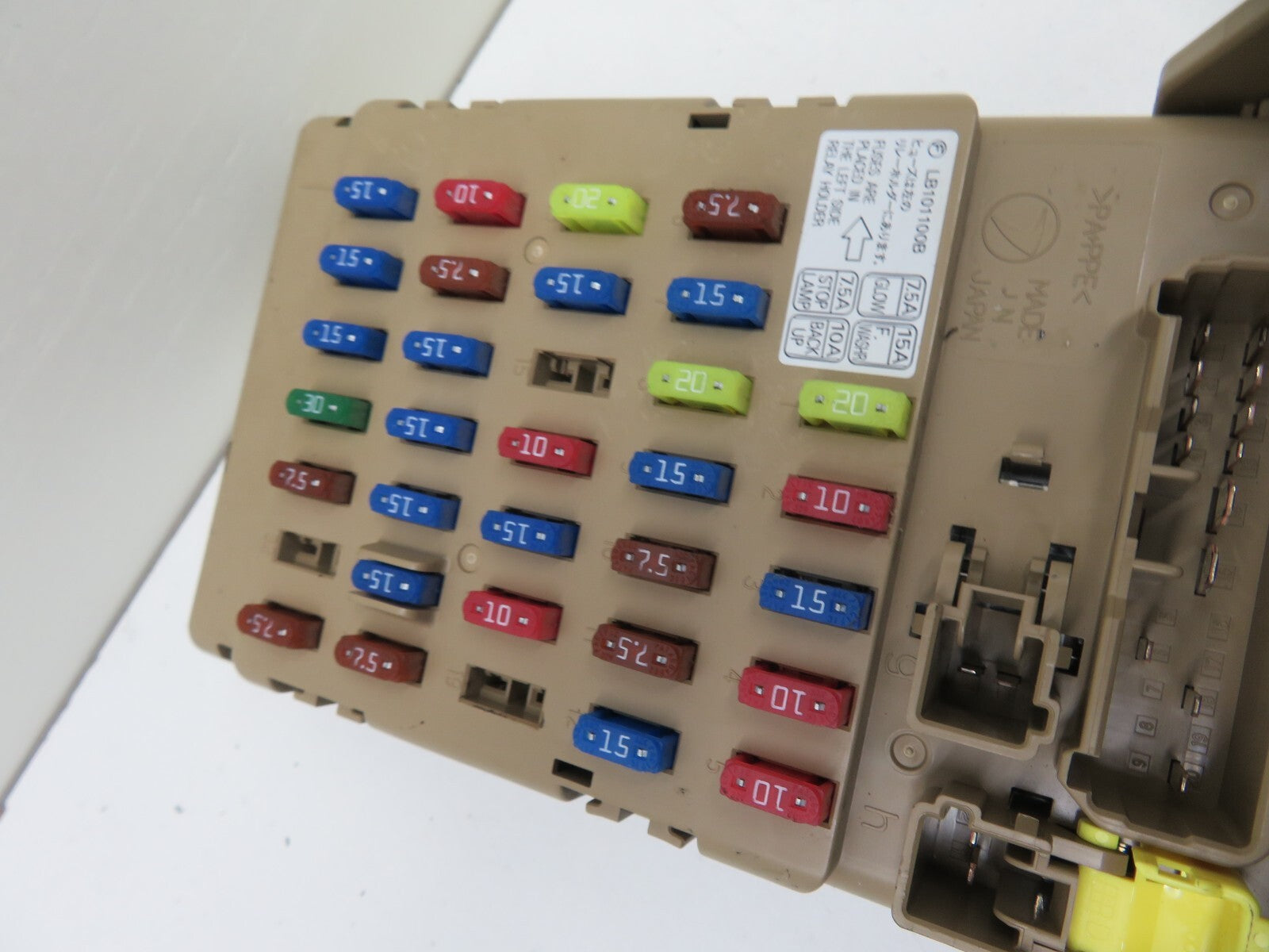 SUBARU FORESTER 2.0 DIESEL RELAY FUSE BOX 82201FG000 2008-2013 A601-3