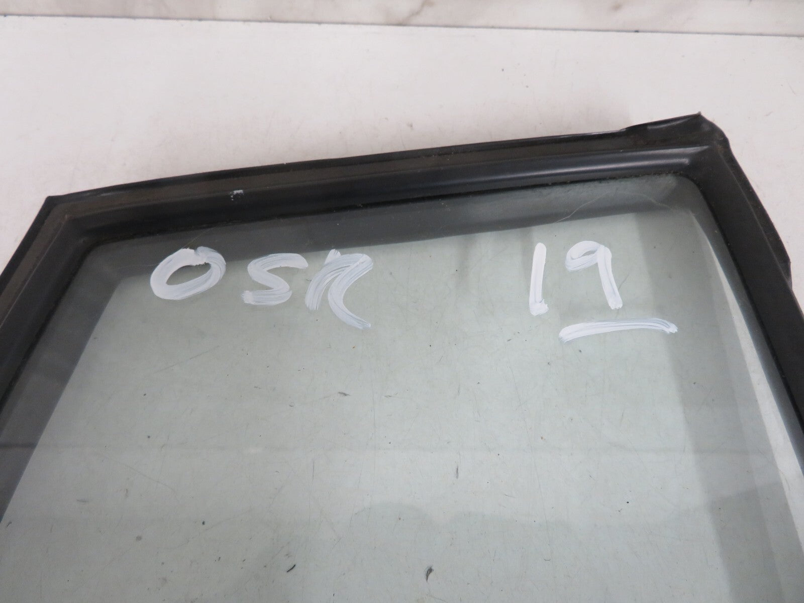 DAIHATSU CHARADE OSR WINDOW GLASS 2003-2006 1424-19